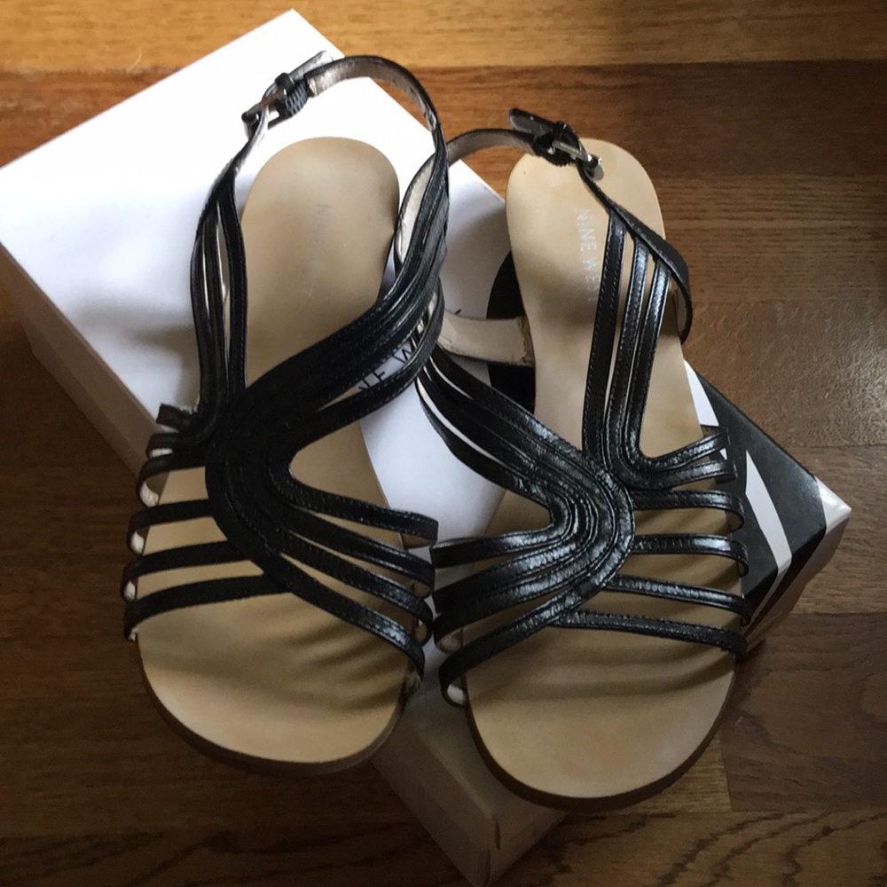 🌟Worn once🌟WhatNot Black Sandal w/box